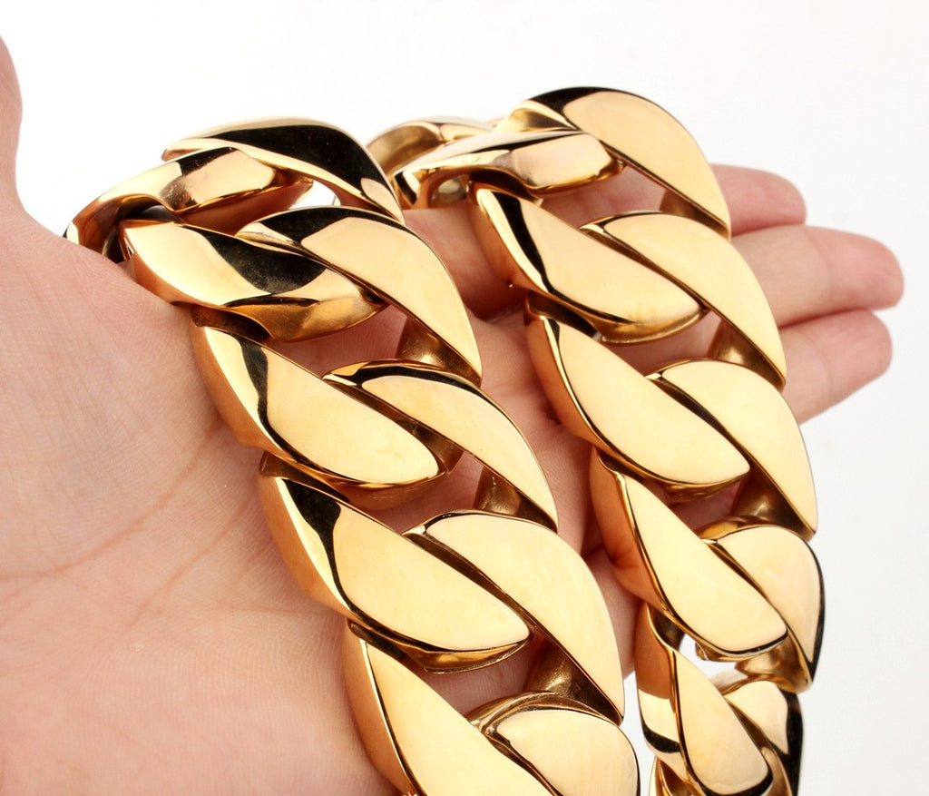 Collar de acero de titanio con baño de vacío para hombre