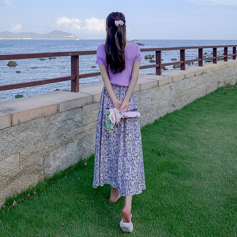 Falda con estampado floral elegante y minimalista para mujer
