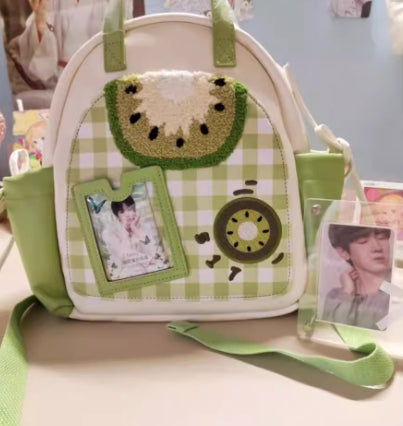 Linda y súper adorable mochila minimalista de kiwi. Una mochila dulce y delicada, perfecta para niñas.