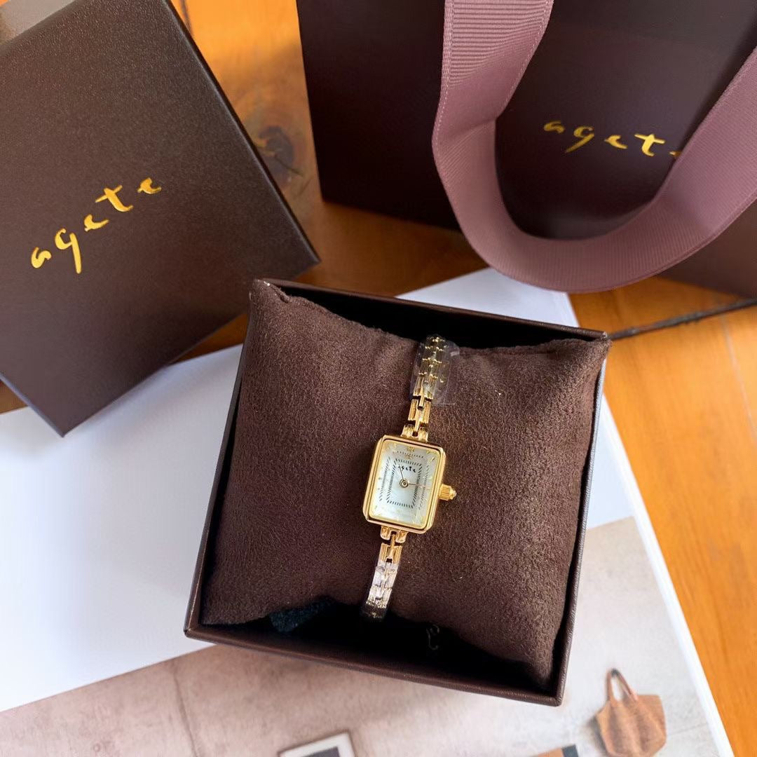 Reloj cuadrado vintage para mujer: un delicado diseño mini cuadrado con motivo de gavilla de trigo.