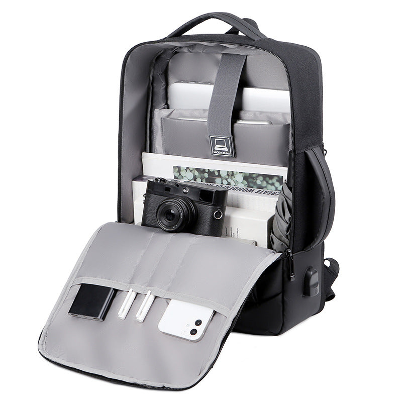 Mochila negra transpirable y multifuncional para portátil