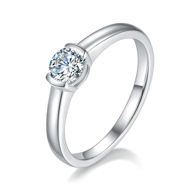 A 0.5-carat Luxury And Fashionable Light Luxury Jewelry Silver Ring Set With Top-quality Moissanite, S925 Silver Plated With Platinum