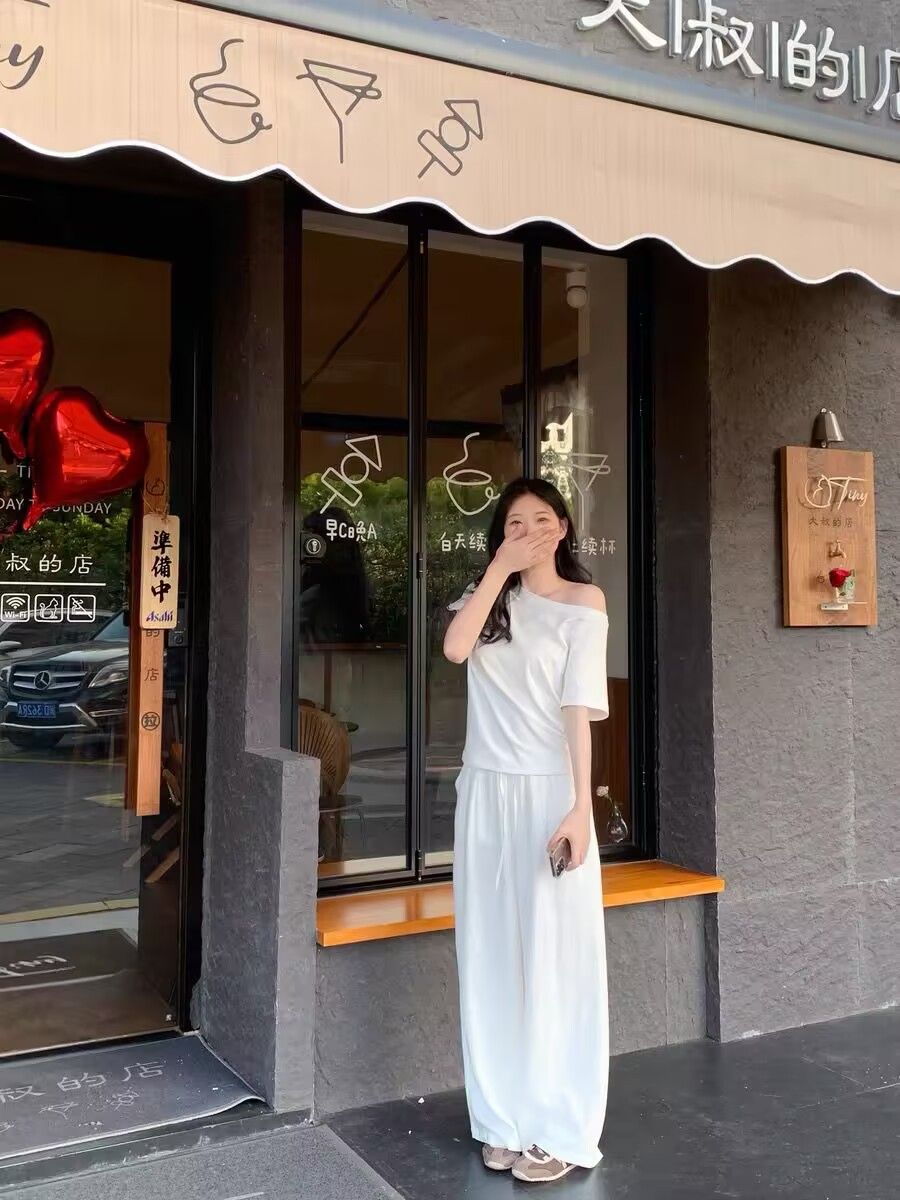 Pendulous White Drawstring Wide-leg Pants Girl