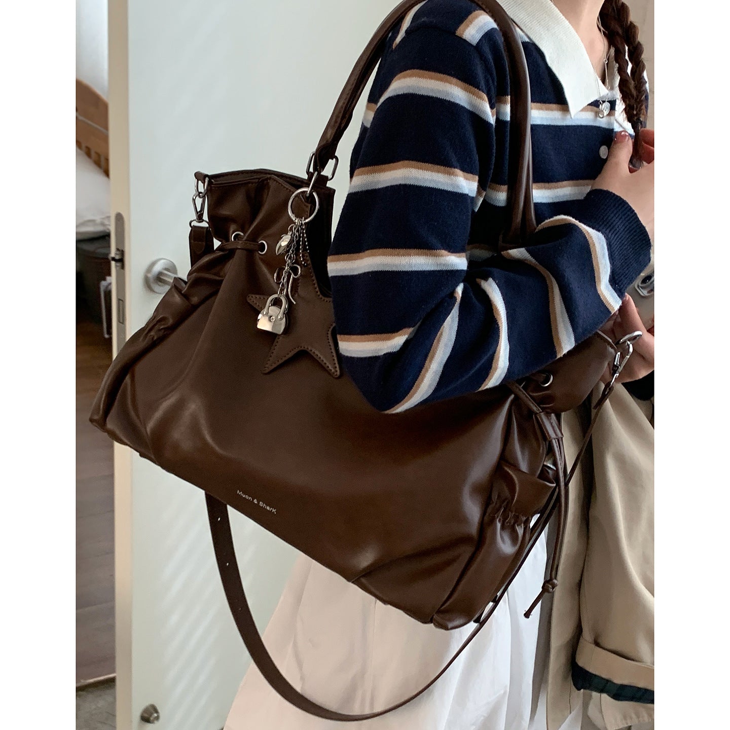 Bolso de mano estilo motero vintage de gran capacidad para mujer