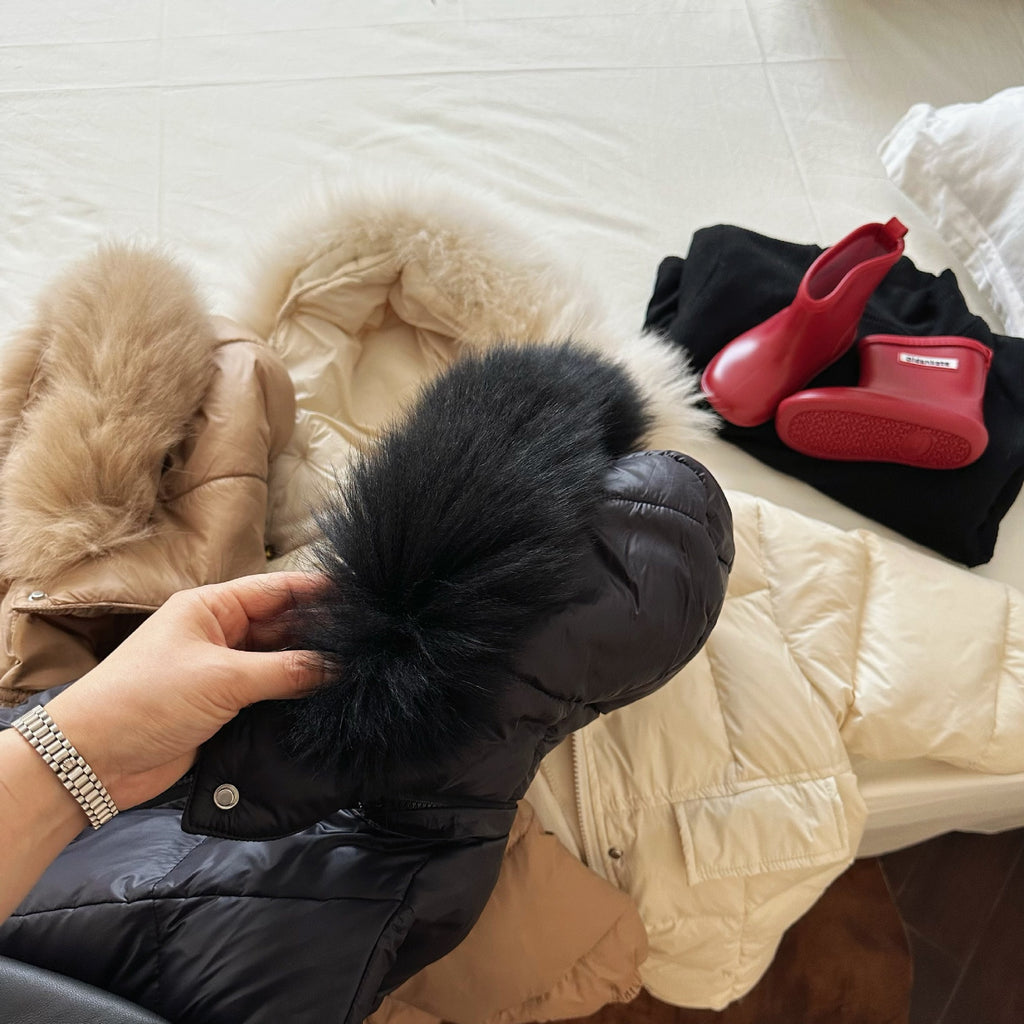 Chaqueta de plumón con cuello de piel de color liso para bebé, sección larga