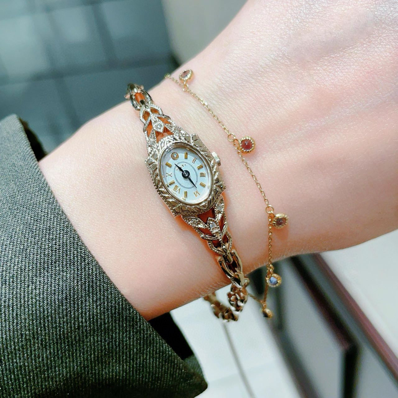Reloj cuadrado vintage para mujer: un delicado diseño mini cuadrado con motivo de gavilla de trigo.