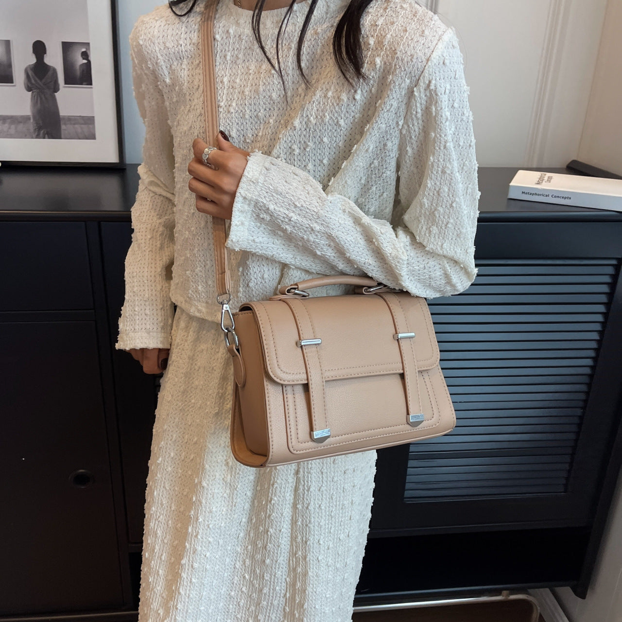 Bolso bandolera minimalista, elegante y versátil para mujer