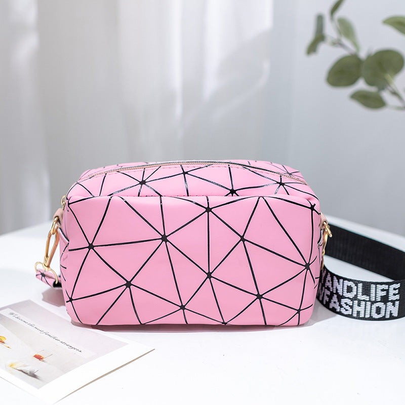 Bolso para cámara con correa de letras, estampado geométrico radiante y colorido