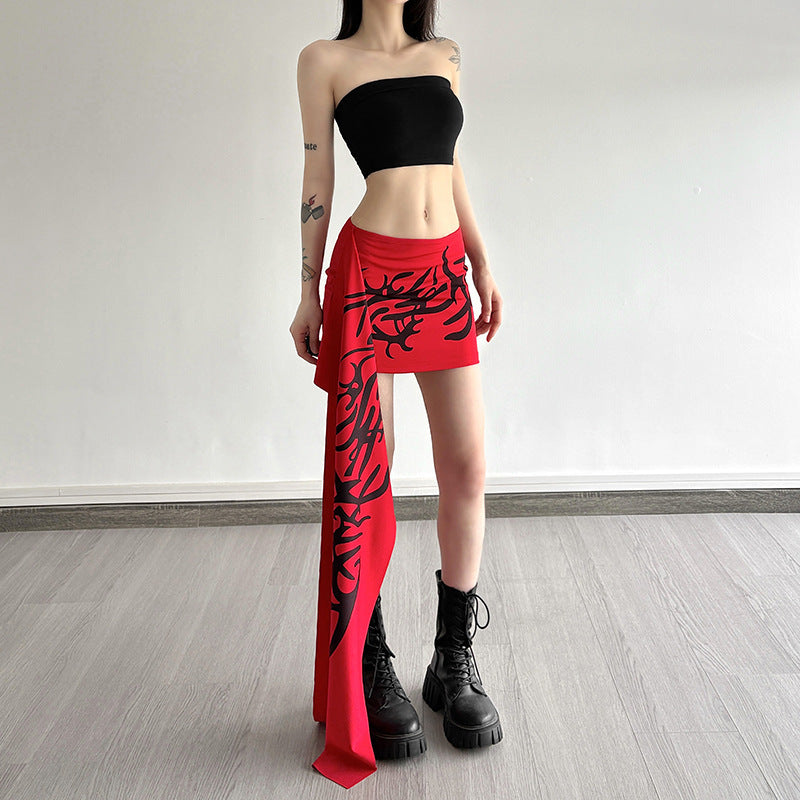 Nueva falda asimétrica de cintura alta para mujer que realza la figura con un estampado moderno.