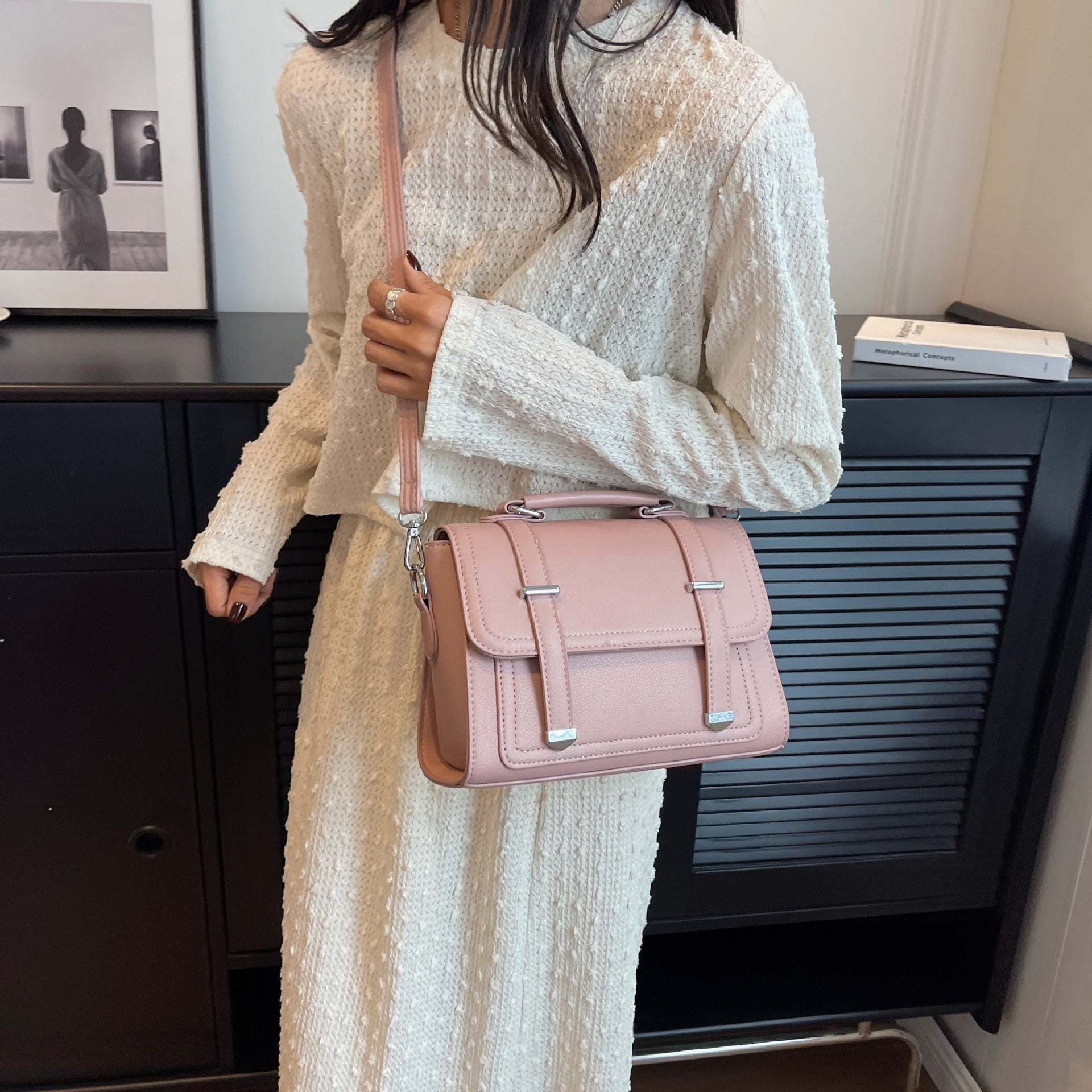 Bolso bandolera minimalista, elegante y versátil para mujer