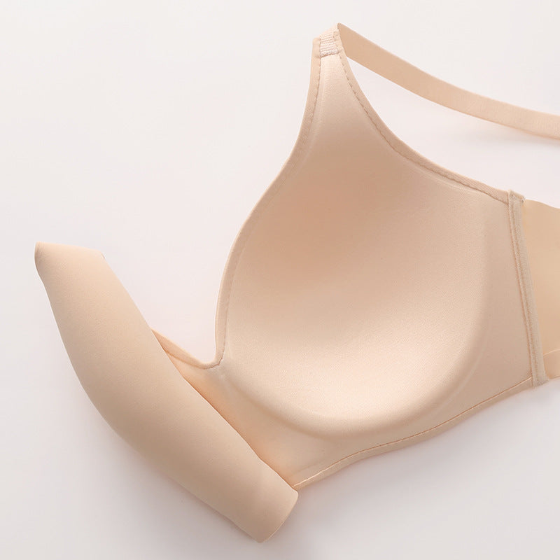 Nuevo sujetador de seda helada moldeado con copa 3D sin costuras de gran tamaño para reafirmar y recoger los senos laterales.