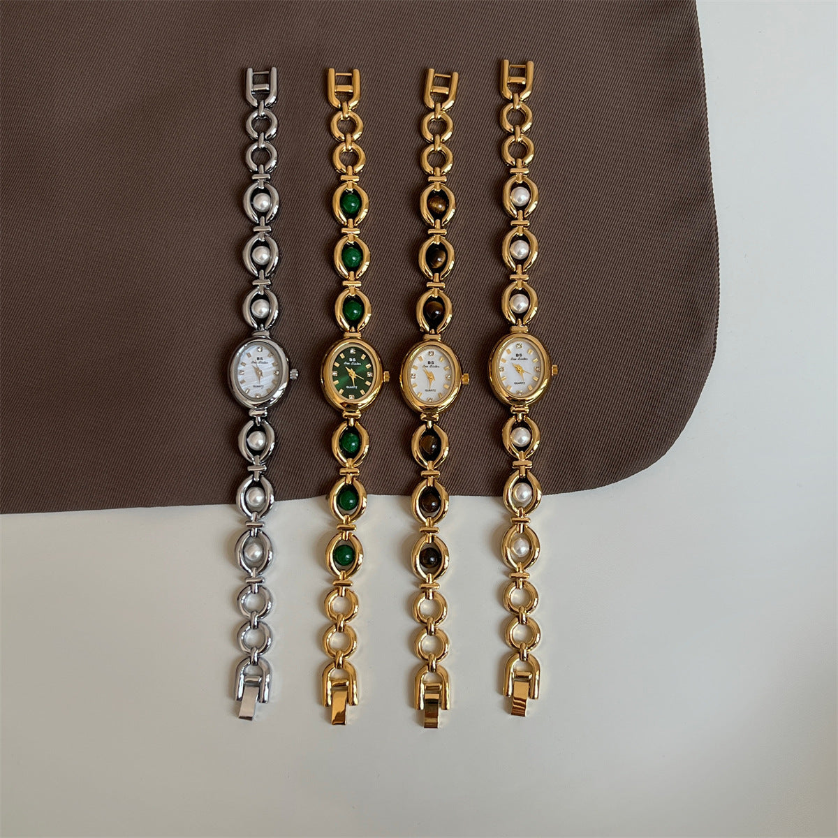 Pulsera de perlas de ámbar con un diseño de cadena que evoca lujo, ligereza y exquisitez.