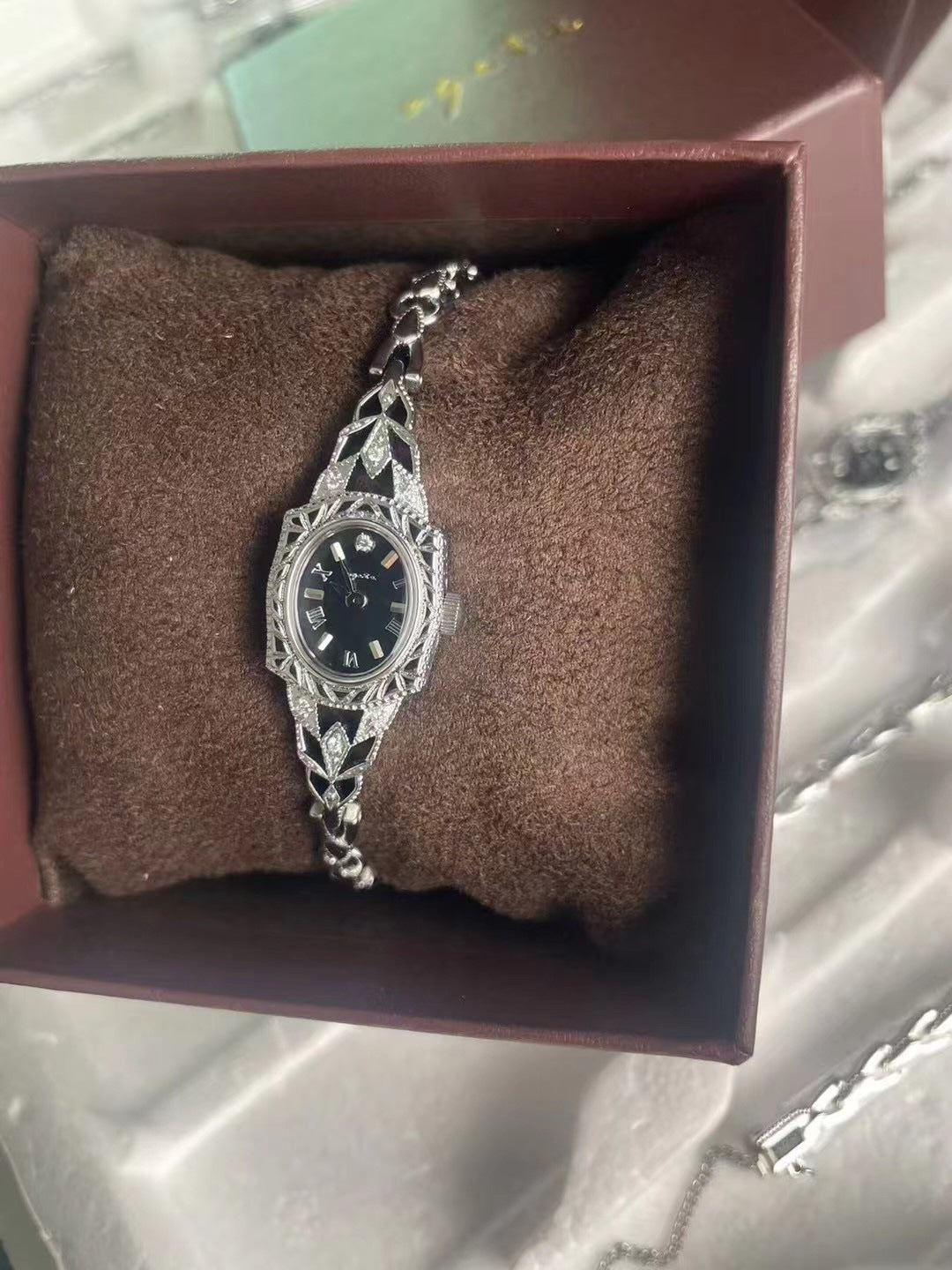 Reloj cuadrado vintage para mujer: un delicado diseño mini cuadrado con motivo de gavilla de trigo.