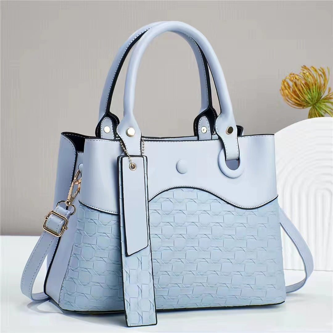 Amplio bolso bandolera para mujer en un elegante estilo coreano.