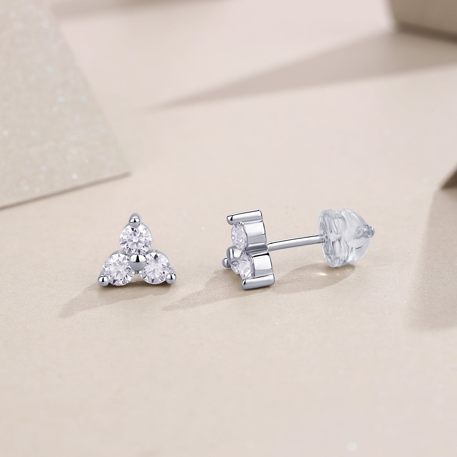 Pendientes de plata de ley S925 bañados en platino y con moissanita de alta calidad, joyería de lujo, ligera y moderna.
