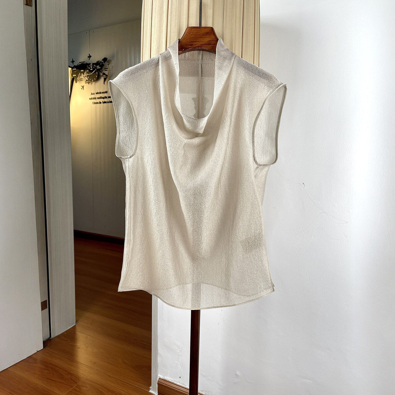 Micro-see-through Sleeveless Blouse Womens Loose-fit Boat-neck Top