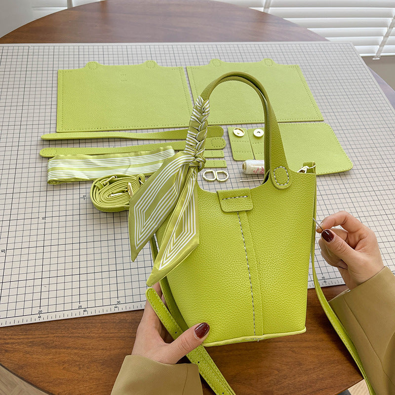 Bolso estilo cubo estilo occidental con pañuelo de seda para mujer