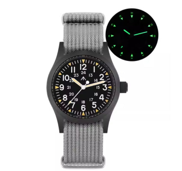 Reloj militar retro con segundero de cuarzo
