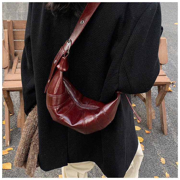 Bolso Dumpling: un bolso bandolera sencillo, elegante y retro para mujer.