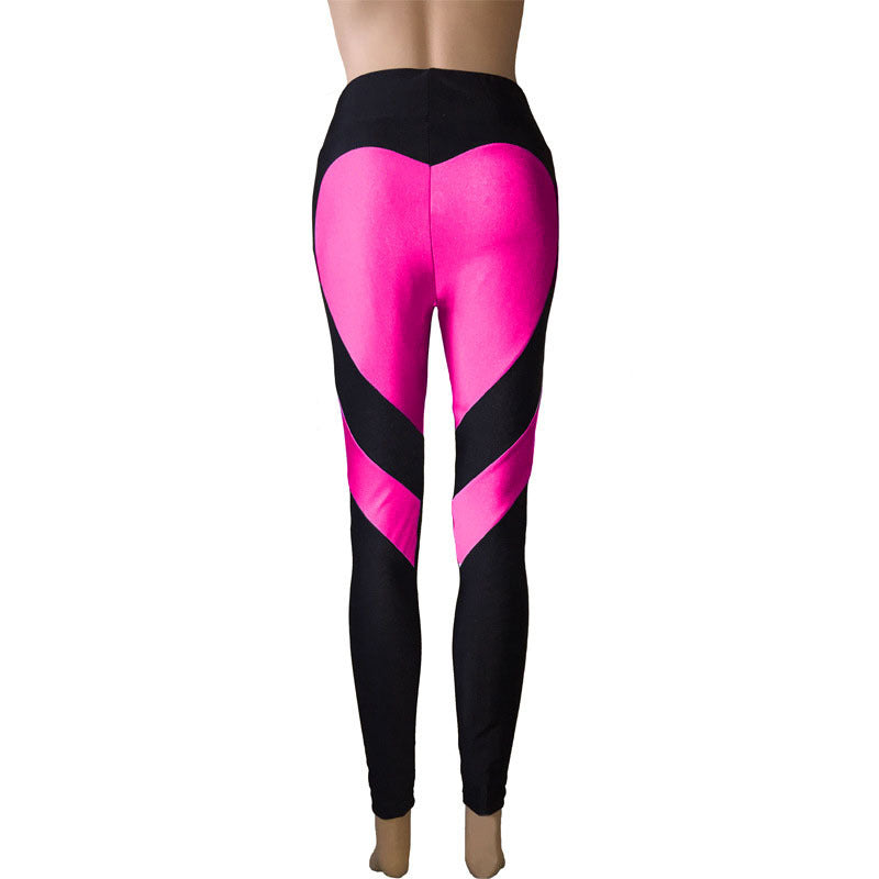 Leggings de patchwork con estampado de corazones que realzan los glúteos y ofrecen una excelente elasticidad.
