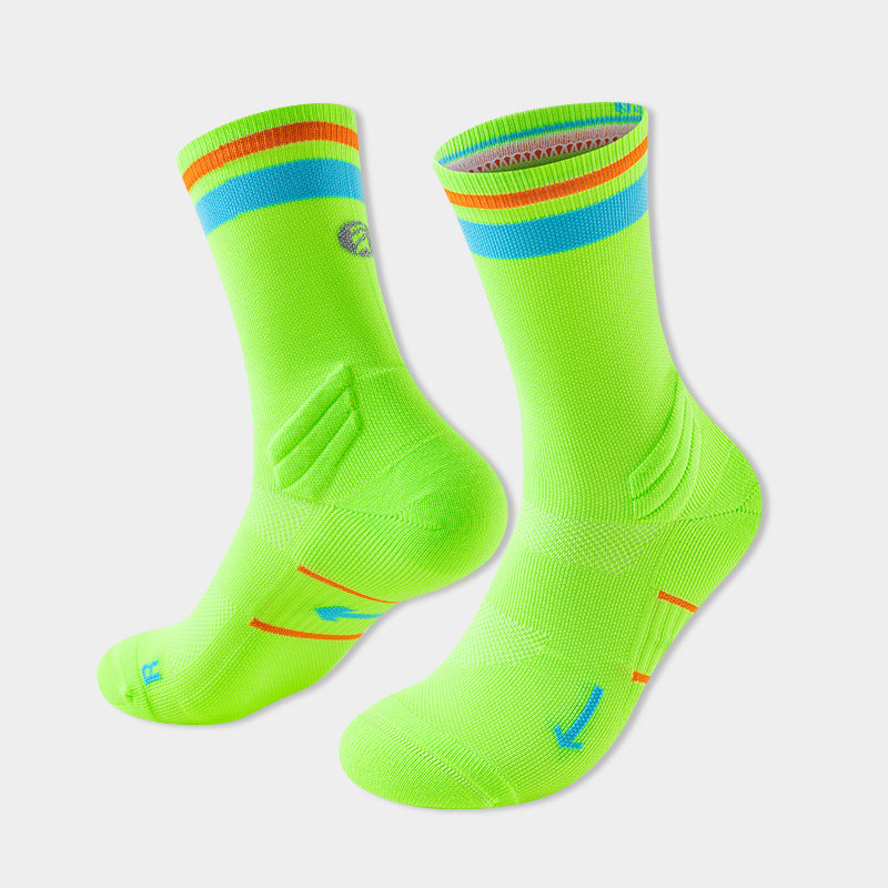 Calcetines de maratón a media pantorrilla para hombre y mujer, ideales para senderismo y trail running.