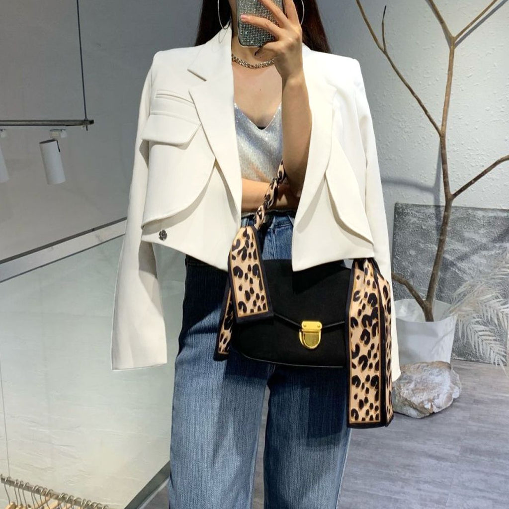 Blazer corto elegante y versátil para mujer