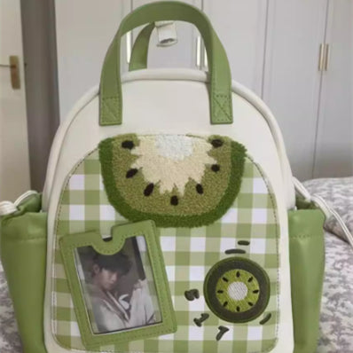 Linda y súper adorable mochila minimalista de kiwi. Una mochila dulce y delicada, perfecta para niñas.