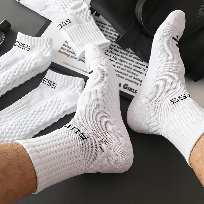 Calcetines deportivos con suela tipo toalla para una mayor absorción del sudor y transpirabilidad.