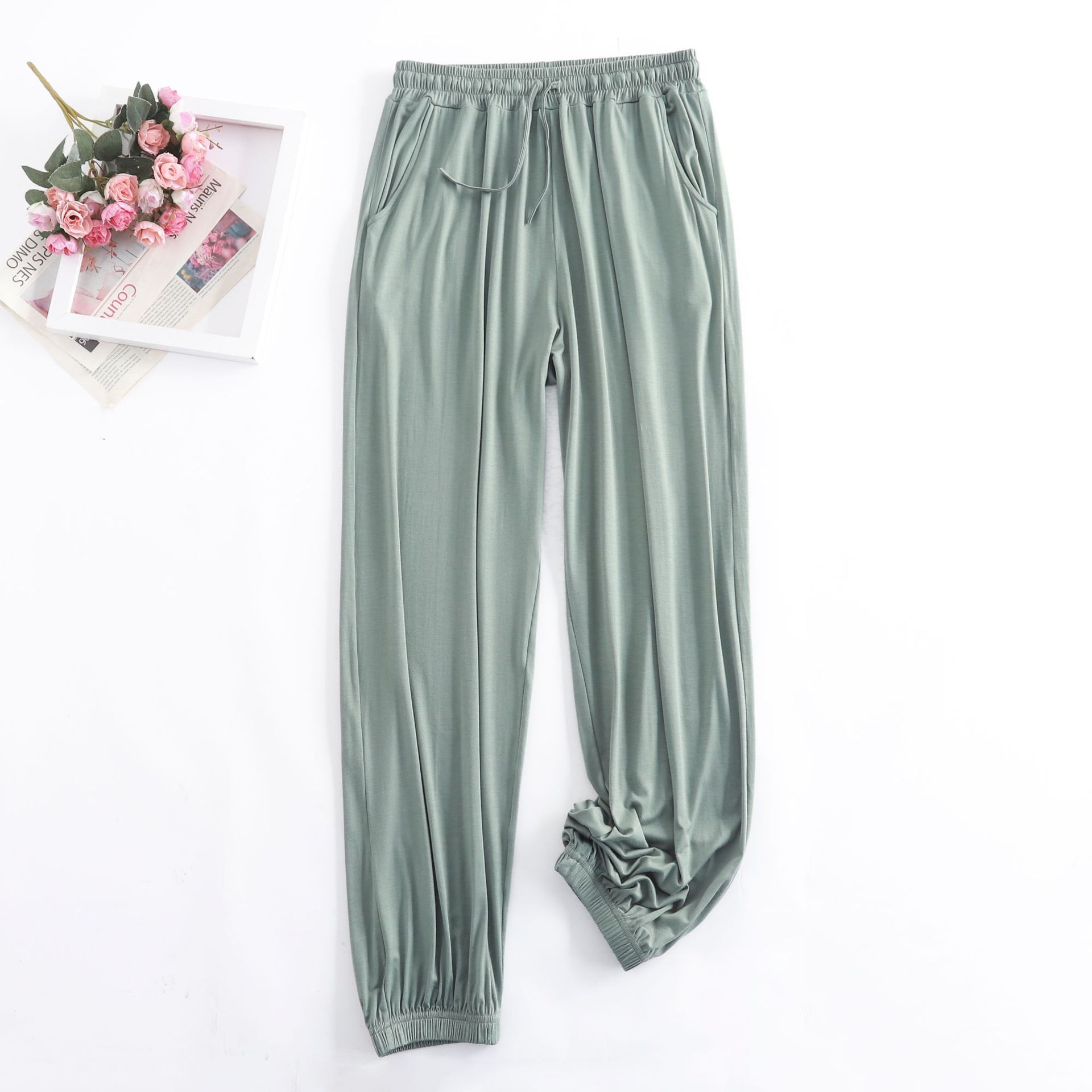 Womens High-waisted Draping Sweatpants For A Slimming Casual Look