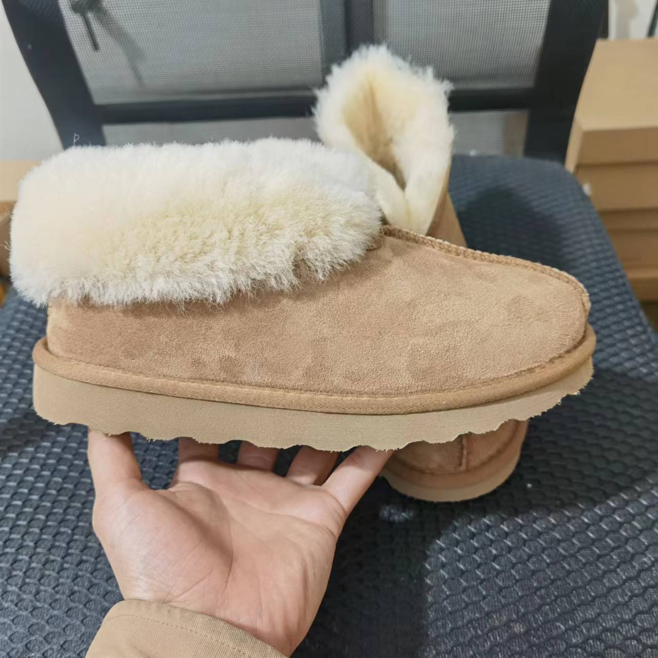 Botas de nieve de ante y piel de moda para mujer