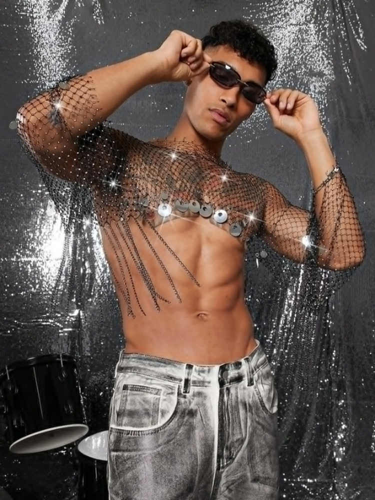 Camiseta de malla transparente calada para hombre con diseño calado, brillantes diamantes de imitación y lentejuelas.