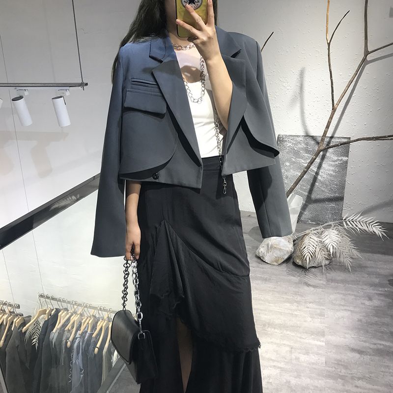Blazer corto elegante y versátil para mujer