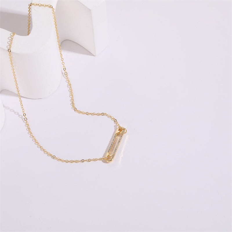 Collar versátil de 14k con diseño personalizado y clip de circonita