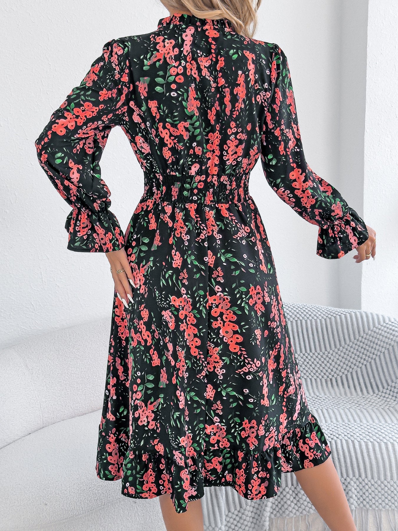 Vestido informal de corte A con estampado floral, mangas acampanadas y cintura anudada para mujer