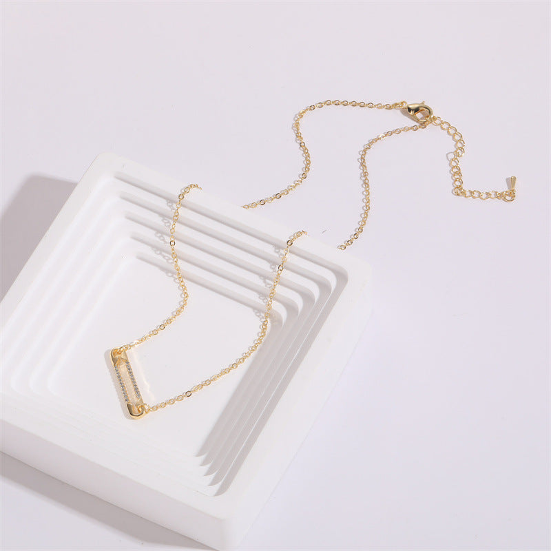 Collar versátil de 14k con diseño personalizado y clip de circonita