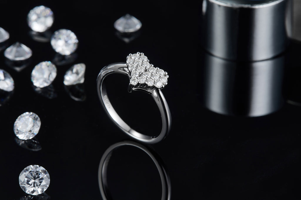 A Luxurious And Fashionable Light Luxury Jewelry Silver Ring Set With Top-quality Moissanite, S925 Silver Plated With Platinum