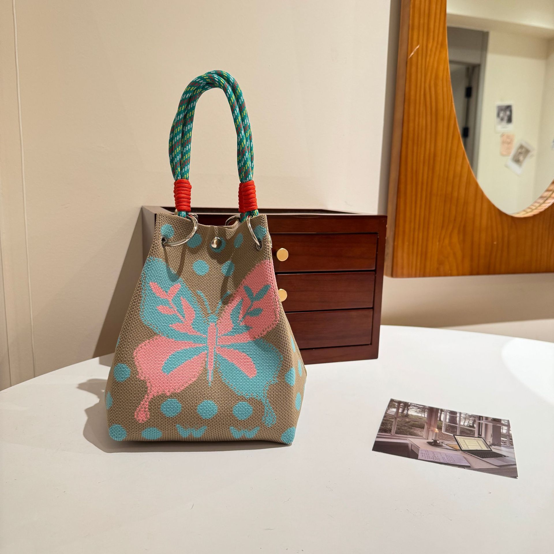 Bolso tote de punto rojo para mujer con cierre magnético y gran capacidad.