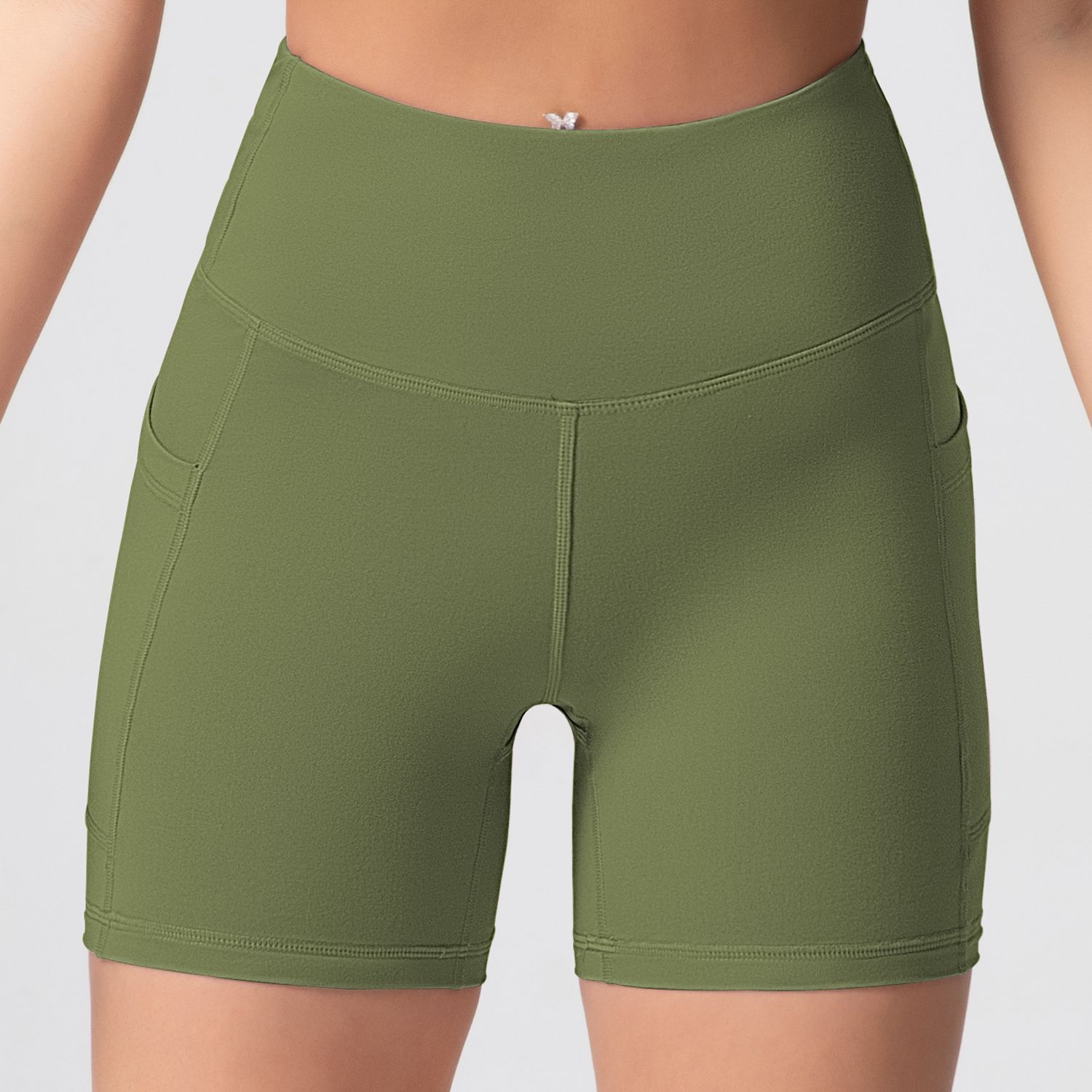 Pantalones cortos de cintura alta, elegantes y sexys para mujer que crean un look estilizado.