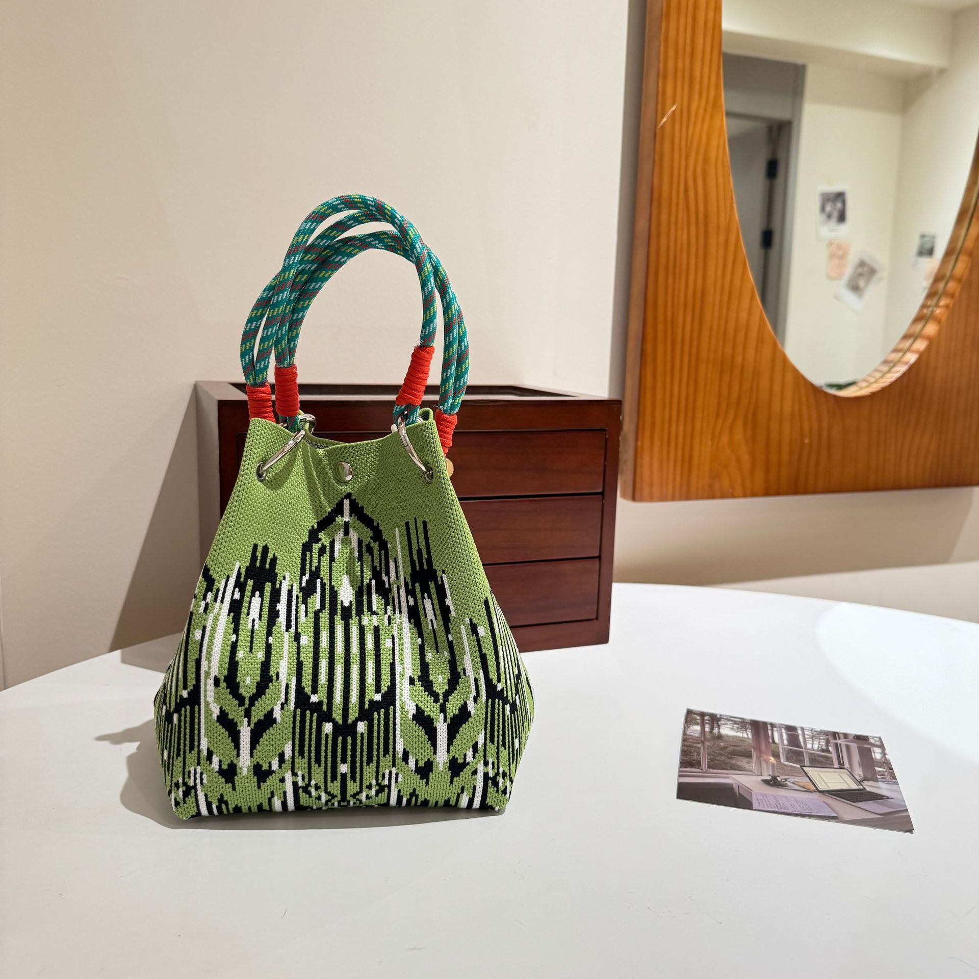 Bolso tote de punto rojo para mujer con cierre magnético y gran capacidad.