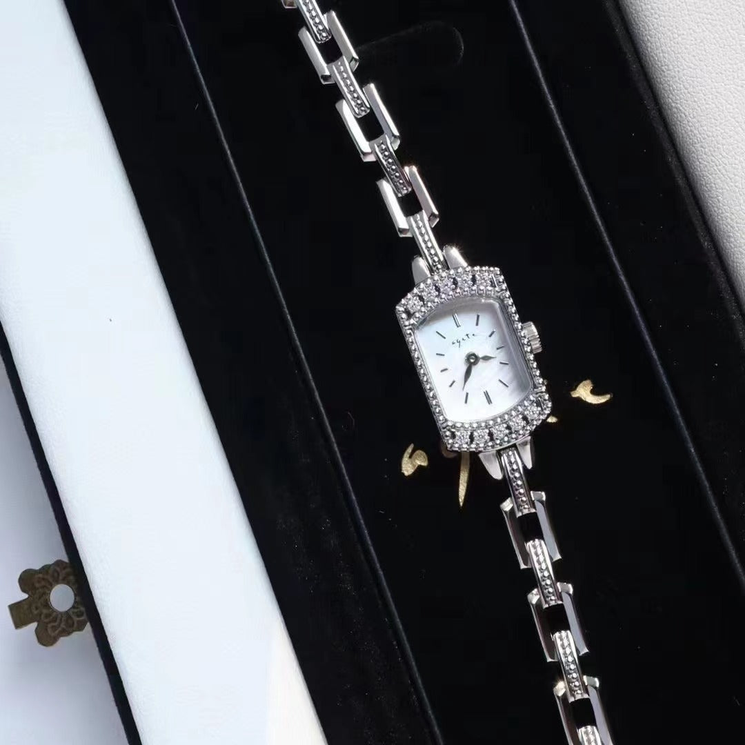 Reloj cuadrado vintage para mujer: un delicado diseño mini cuadrado con motivo de gavilla de trigo.