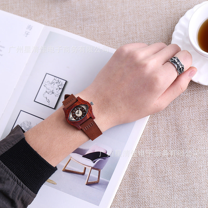 Reloj de madera informal Qians: un reloj de sándalo de alta calidad con una esfera llamativa.