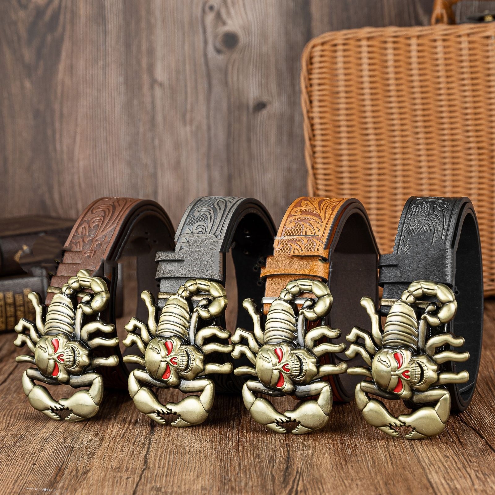 Cinturón de cuero vaquero personalizado con diseño retro europeo y americano de calavera de escorpión