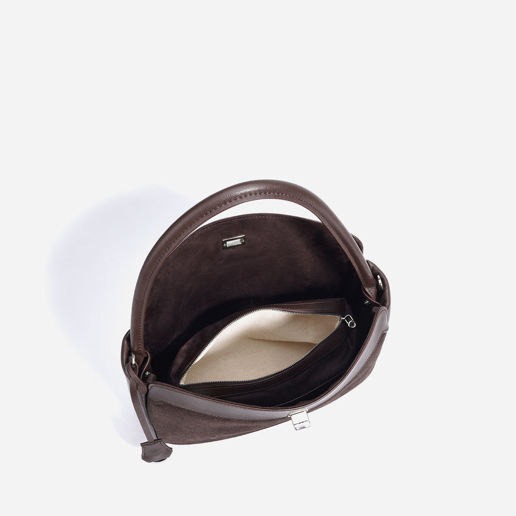 Bolso tote versátil de piel auténtica elaborado con piel de vacuno mate
