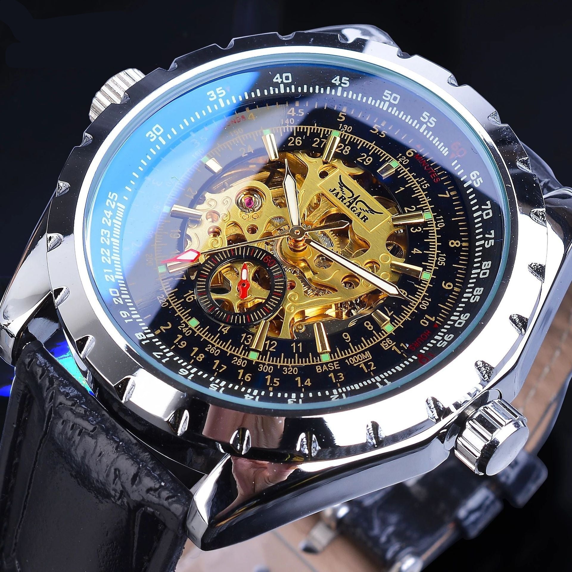 Reloj mecánico automático de esfera grande ahuecado con cristal azul para negocios y estilo informal.