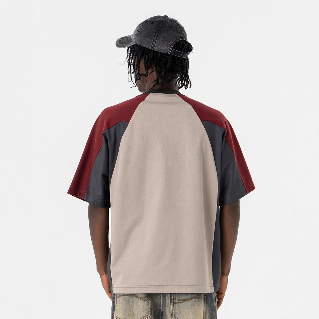 Diseño retro de patchwork tricolor, cuello redondo y mangas cortas